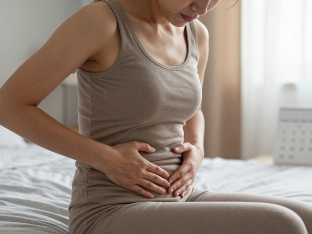 Как ощущается киста у женщин: симптомы и когда бить тревогу